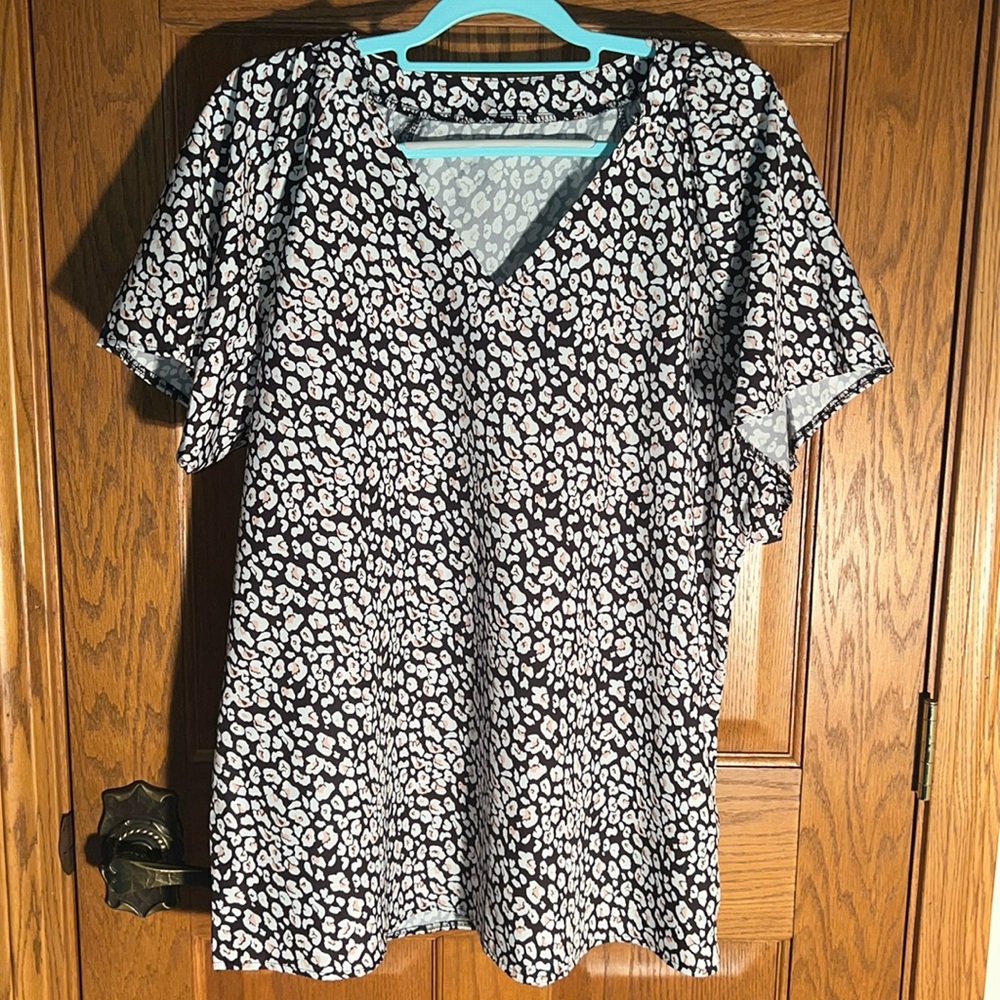 Silky feel V Neck top
